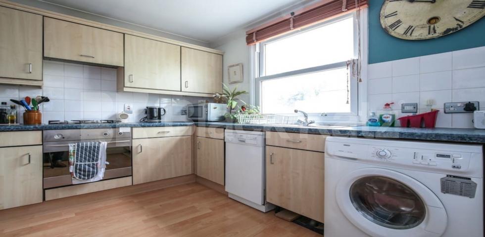 			NEW INSTRUCTION!, 2 Bedroom, 1 bath, 1 reception Apartment			 Ferme Park Road, CROUCH END
